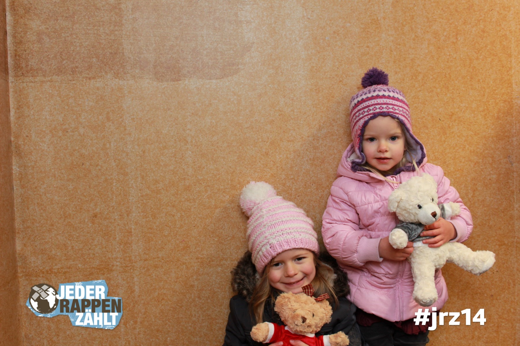 Spende auch du einen Teddybären für Familien auf der Flucht. #jrz14 Jeder Rappen zählt. Foto unter: