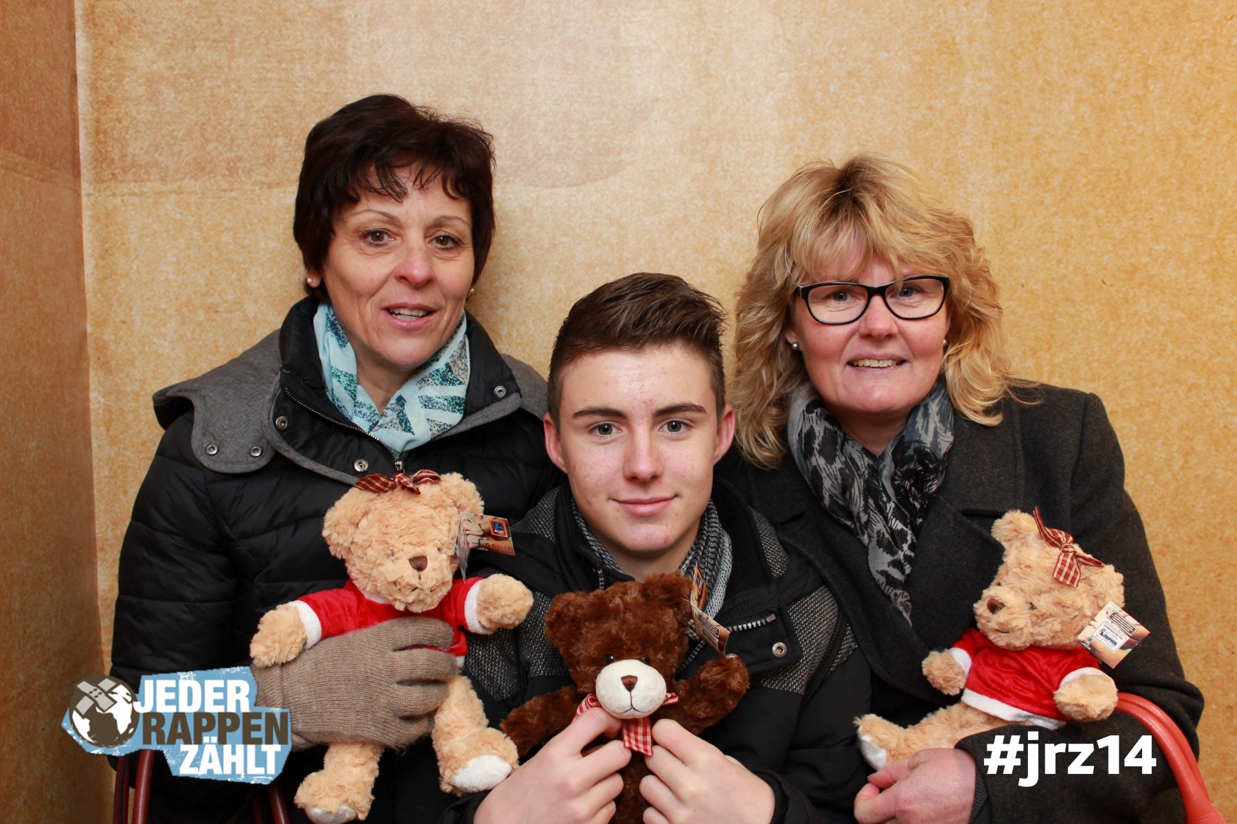 Spende auch du einen Teddybären für Familien auf der Flucht. #jrz14 Jeder Rappen zählt. Foto unter: