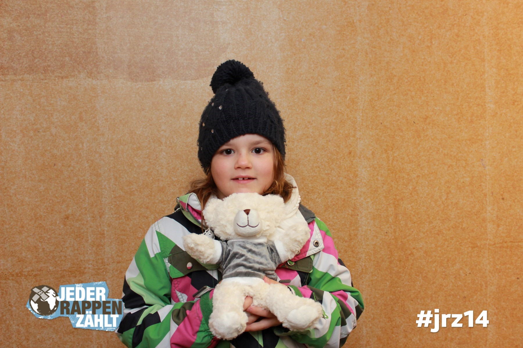 Spende auch du einen Teddybären für Familien auf der Flucht. #jrz14 Jeder Rappen zählt. Foto unter: