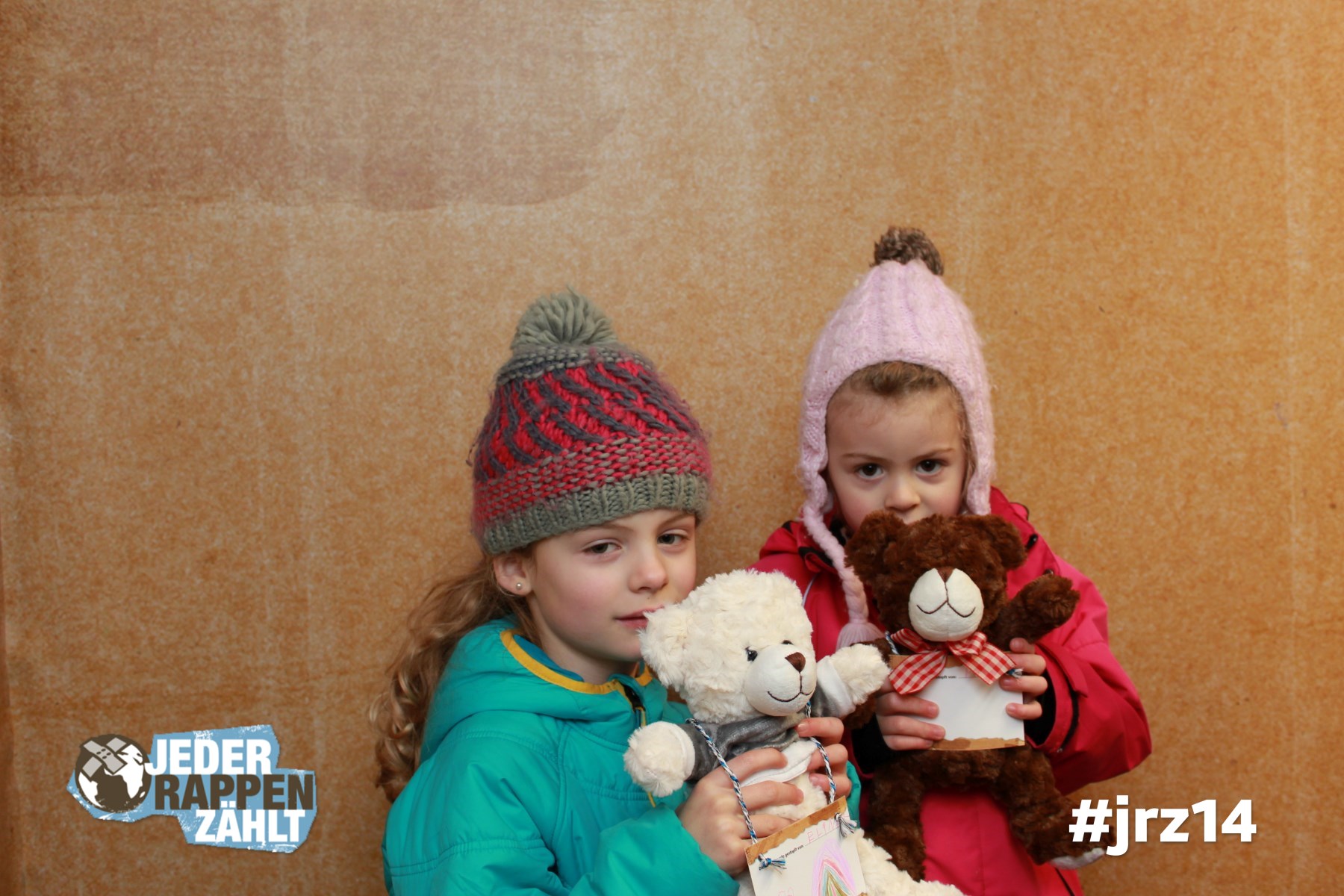 Spende auch du einen Teddybären für Familien auf der Flucht. #jrz14 Jeder Rappen zählt. Foto unter: