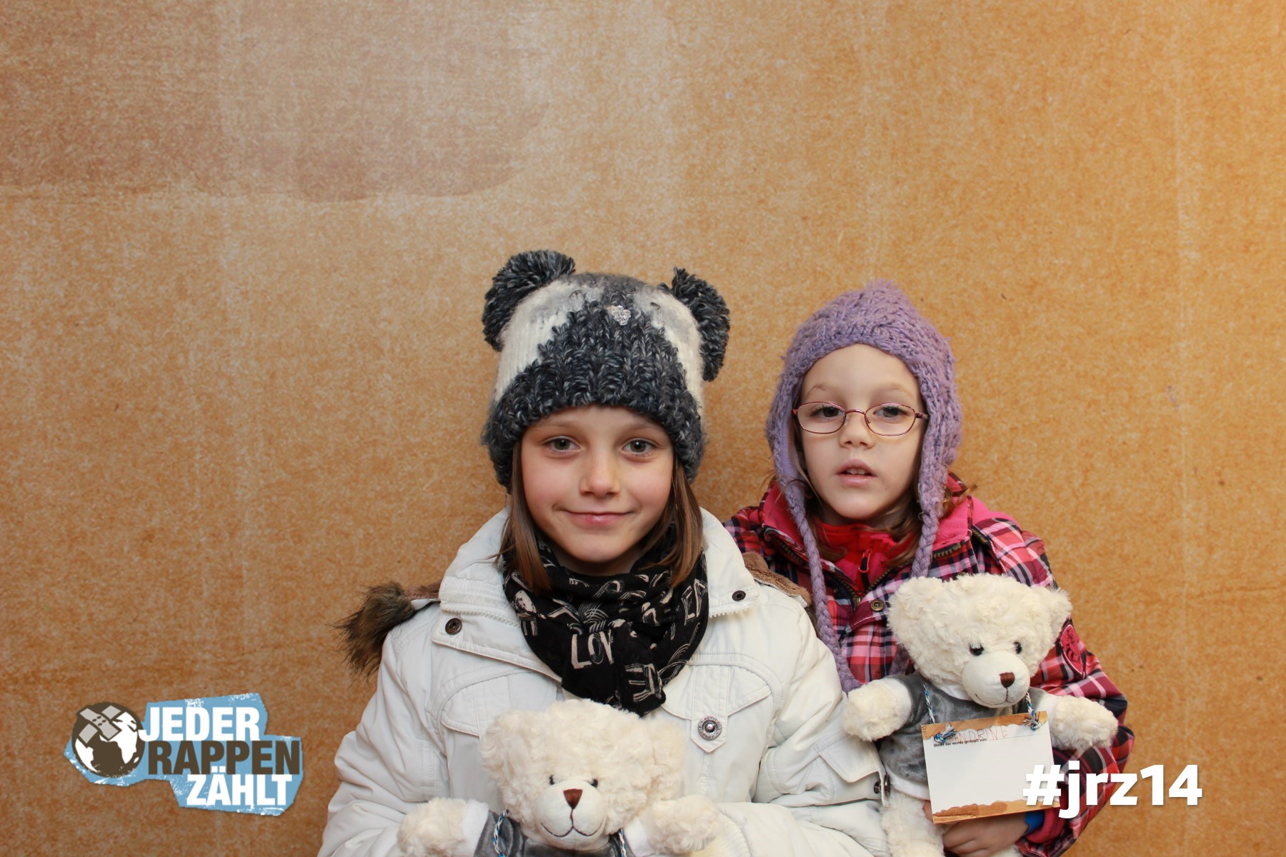 Spende auch du einen Teddybären für Familien auf der Flucht. #jrz14 Jeder Rappen zählt. Foto unter: