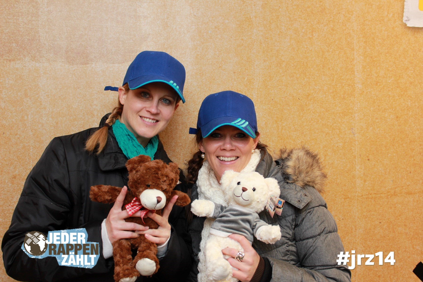 Spende auch du einen Teddybären für Familien auf der Flucht. #jrz14 Jeder Rappen zählt. Foto unter: