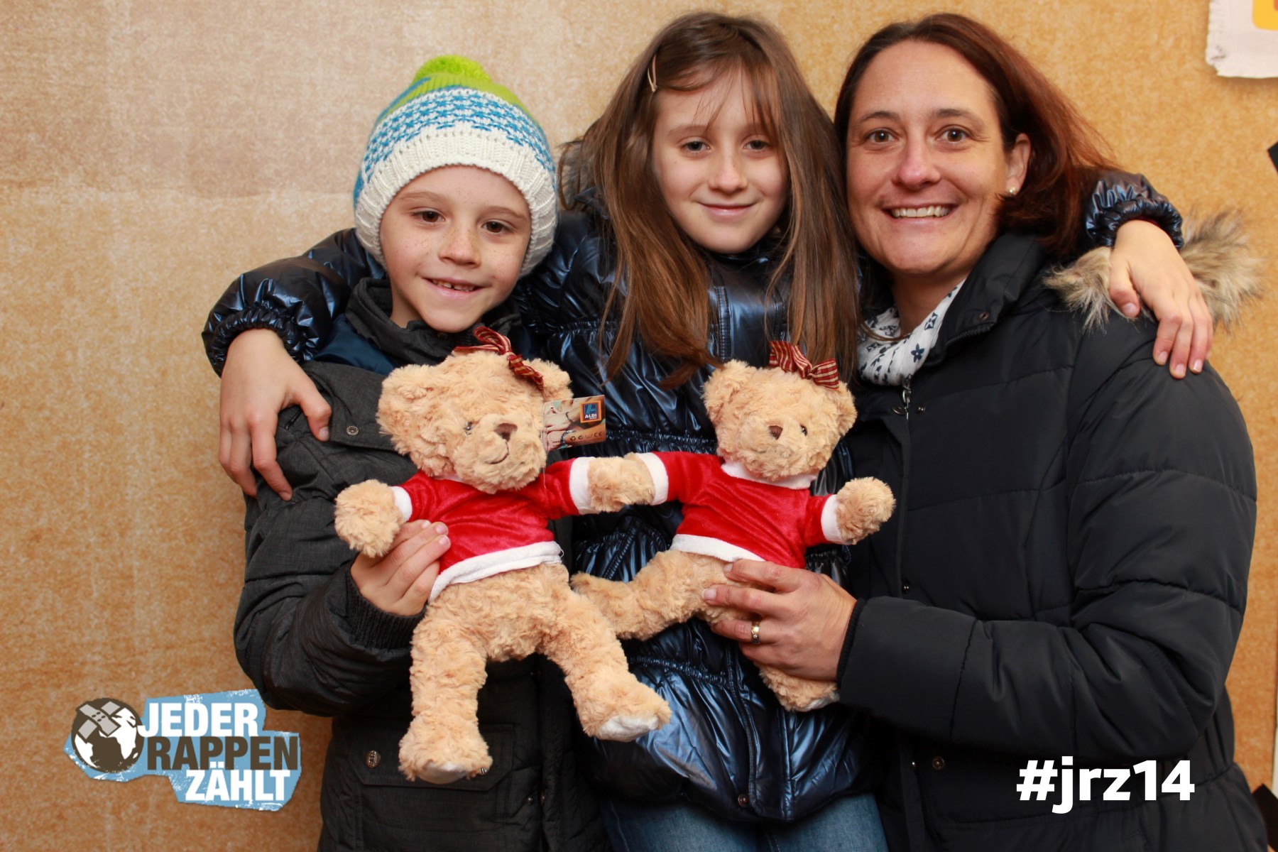 Spende auch du einen Teddybären für Familien auf der Flucht. #jrz14 Jeder Rappen zählt. Foto unter: