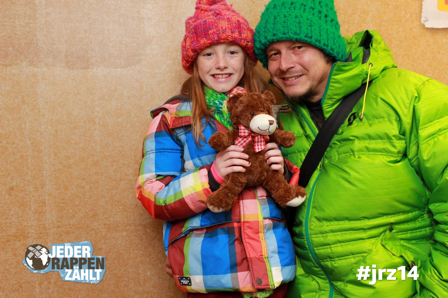 Spende auch du einen Teddybären für Familien auf der Flucht. #jrz14 Jeder Rappen zählt. Foto unter: